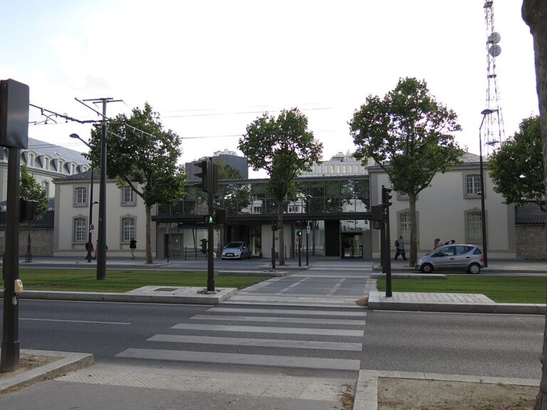 L'actuel siège de la DGSE à Paris, Wikipedia