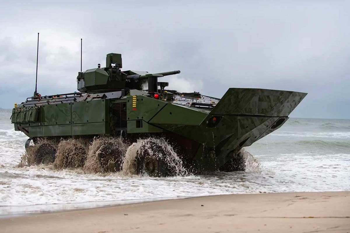 Le Corps Des Marines Des Etats Unis Teste Le Nouveau Vehicule De Combat Amphibie Acv 30 Equipe De La Tourelle Rt 20 De Kongsberg