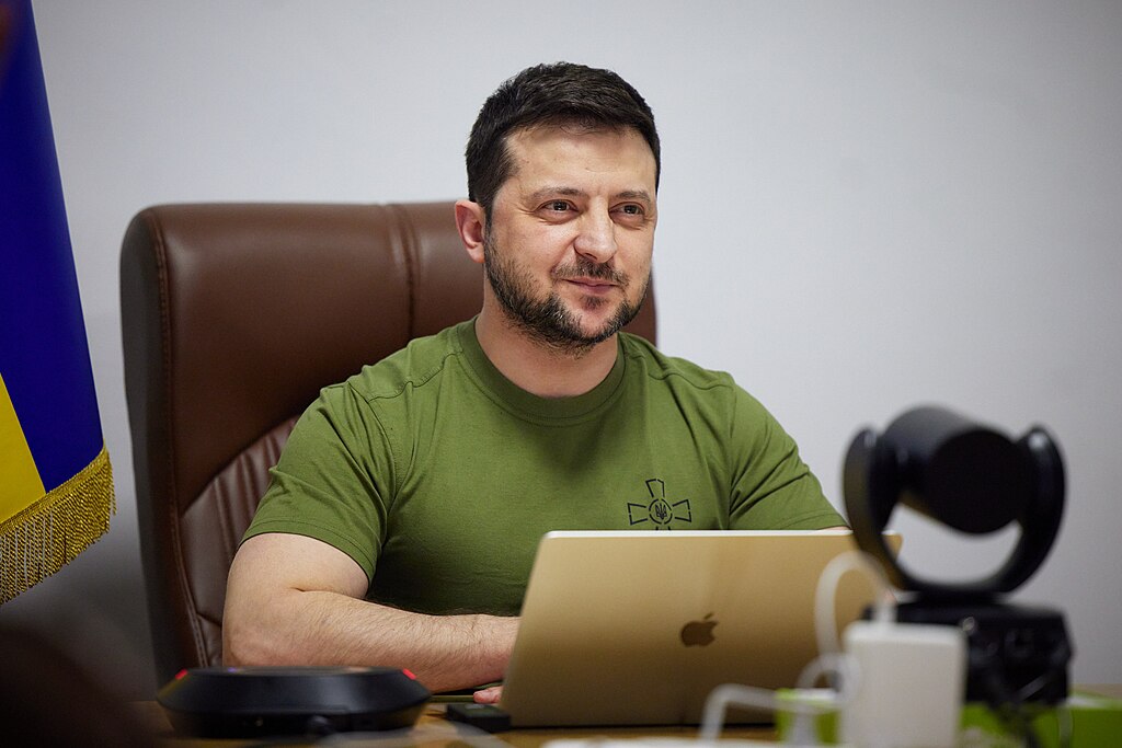 Le président de l'Ukraine a critique les retards de livraisons d'armes occidentales. Wikipedia