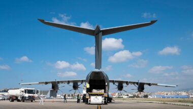La France achemine son aide humanitaire au Liban. Defense.gouv
