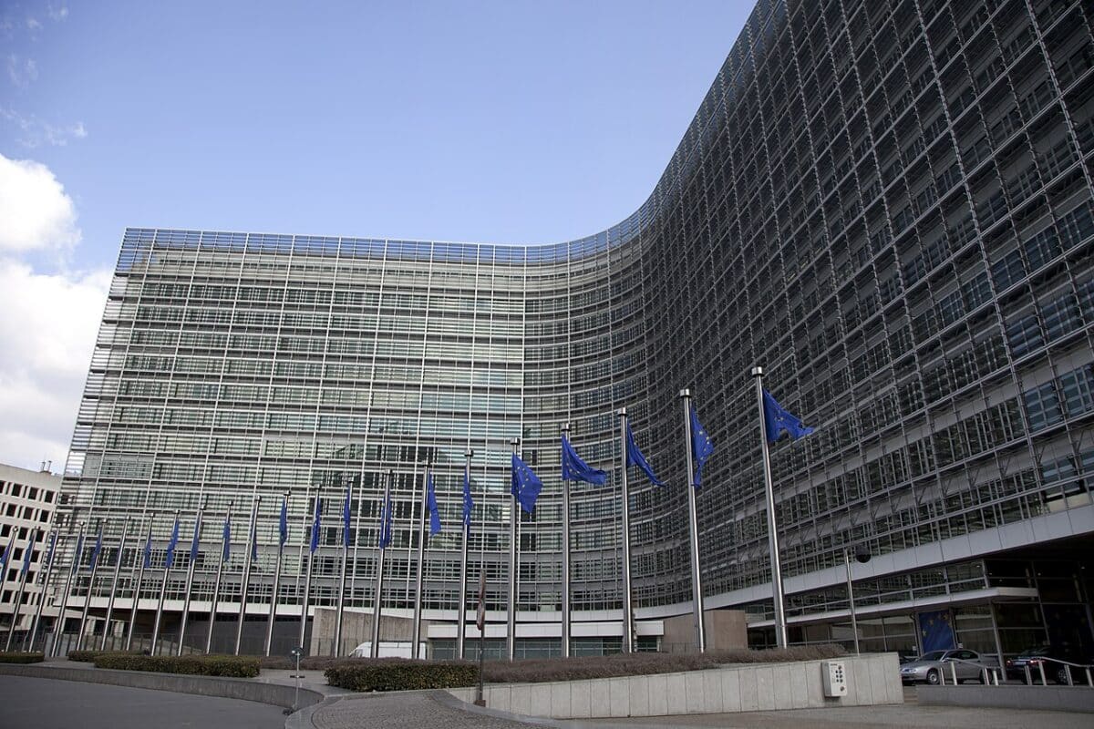 L'Europe vient de débloquer 35 milliards d'euros d'aides pour l'Ukraine grâce au gel des avoirs russes. Wikipedia