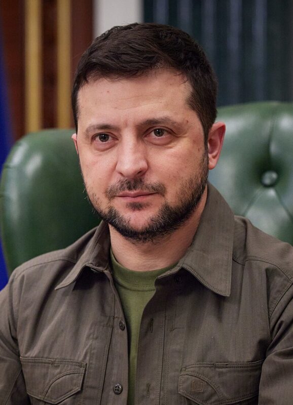 En Ukraine, le président Zelensky accuse la Corée du Nord de soutenir la Russie. Wikipedia