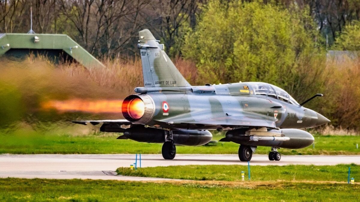 La France Envoie Des Mirage 2000 En Ukraine Combien Davions Et A Quelle Date