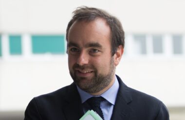 Sébastien Lecornu ne souhaite que pas que les augmentations de budget pour la Défense passent à la trappe. Wikipedia