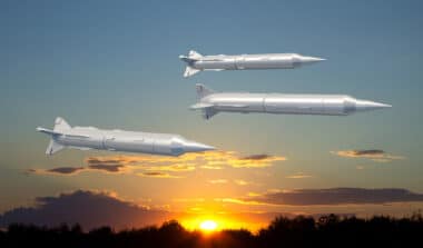 La nouvelle munition d'artillerie de la Grande-Bretagne inquiète tout le monde