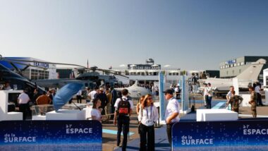Le #ParisAirShow2025 a dévoilé des projets ambitieux pour renforcer les capacités militaires françaises dans l’espace, les drones et l’aéronautique. Defense.gouv