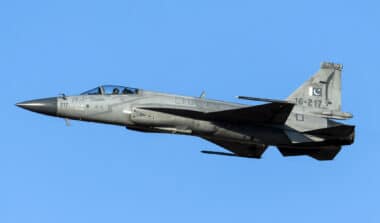 L'Azerbaïdjan gonfle ses rangs et commande de nouveaux avions de combat JF-17 au Pakistan