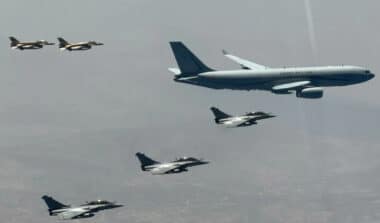 Les chasseurs des Forces Royales Air interceptent un Airbus français