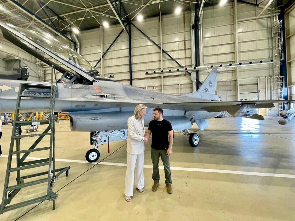 En Ukraine, un major de l’armée de l’air est accusé de haute trahison après avoir transmis à la Russie des informations sensibles sur des avions F-16 et Mirage 2000. Wikipedia