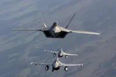 Dogfight explosif : le Rafale abat un F-35 lors d'un duel fictif
