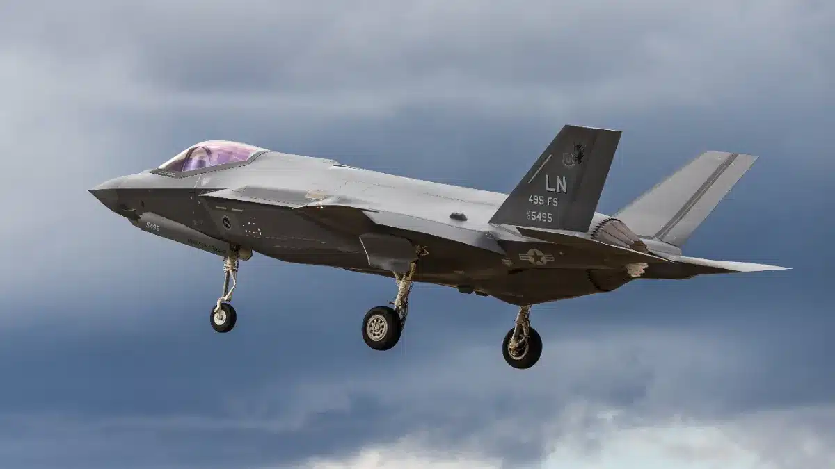 Un F-35 à 200 millions s’écrase : le pilote a attendu 50 minutes avant de sauter