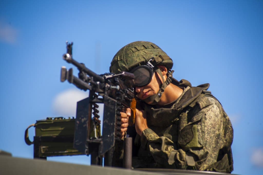 En pleine tension géopolitique, deux représentants américains ont assisté aux exercices militaires conjoints entre la Russie et le Bélarus, marquant un signe d'ouverture inattendu entre Washington et Minsk. Wikipedia