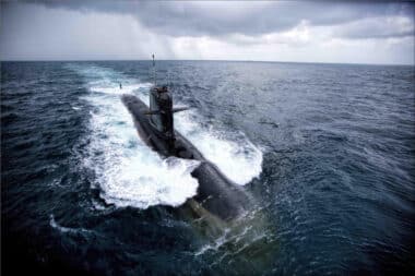 Face aux tensions géopolitiques croissantes en Amérique du Sud, le Brésil semble envisager un recours à l’énergie nucléaire à des fins militaires. Un signal fort sur fond de Défense nationale et de pressions internationales. Wikipedia