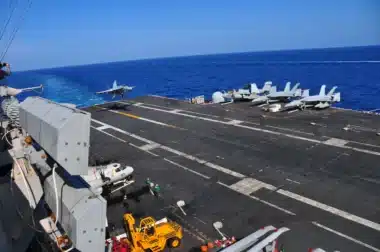 Trois chasseurs perdus : le retour humiliant du porte-avions Truman secoue la Navy