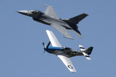 Frissons garantis : un show aérien spectaculaire avec 50 avions au-dessus de Sorigny