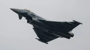 Ils attendent le coup de sifflet : 68 soldats et 3 Rafale prêts à abattre tout drone russe