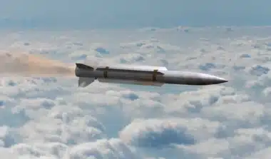La Russie provoque la peur en exhibant missiles hypersoniques et bombardiers en manœuvres