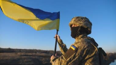 Trump envoie les missiles ERAM à Kiev : une puissance à bas coût qui change la donne