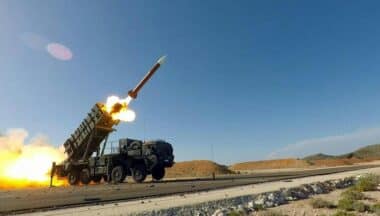 trump-veut-deux-fois-plus-de-missiles-faire-face-chine