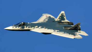 Une fuite massive de documents révèle des contrats russes d’exportation d’avions Sukhoi vers l’Algérie, l’Iran et l’Éthiopie, dévoilant des calendriers de livraison, des volumes d’achats et la stratégie de Moscou pour contourner les sanctions. Wikipedia