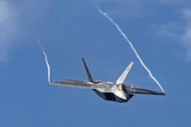 Avions de combat : la décision du Conseil fédéral qui fait déjà grincer des dents