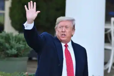 Trump furieux face au missile nucléaire russe : “une folie inacceptable”