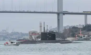 Panique en mer : un sous-marin russe au large de la Bretagne menace d’exploser