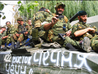 En Ukraine, l’armée russe est accusée de torturer et d’exécuter ses propres soldats pour refus de combattre ou non-paiement de pots-de-vin. Impunité et violence systémique à l’intérieur même des rangs. Wikipedia