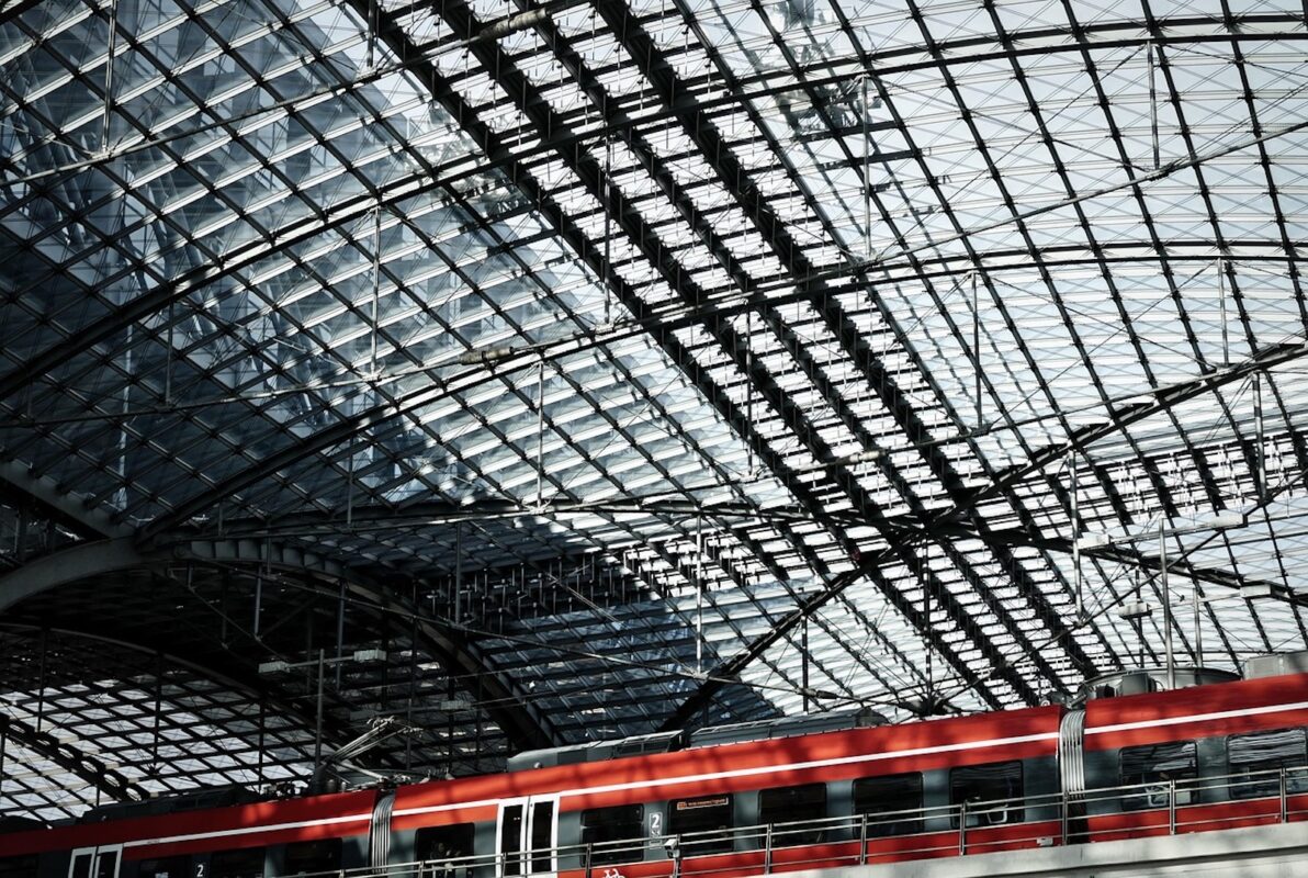 Alerte de niveau 3 (CHARLIE) : la Pologne protège son réseau ferroviaire