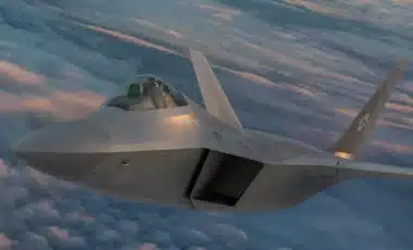 Un F-22 américain pulvérise un record inédit avec un tir de missile à une distance jamais atteinte