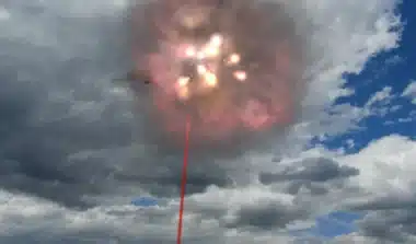 Un système qui brûle les drones en quelques secondes : la nouvelle arme israélienne fait débat