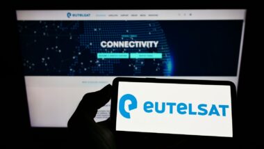 antennes-eutelsat-bloquees-letat-verrouille-un-maillon-critique-des-communications-militaires