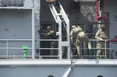 Pétrolier russe intercepté : le « Grinch » débarque à Marseille-Fos sous tension