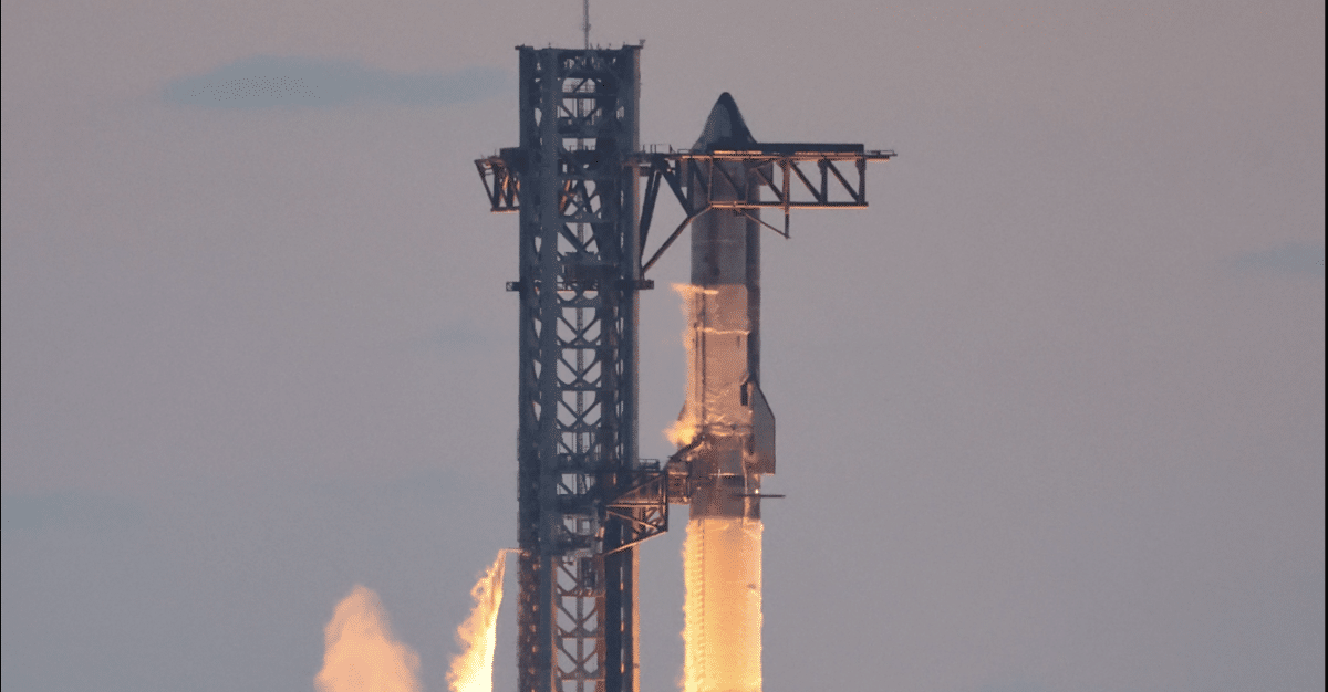 Alors que la conquête de Mars semblait être sa priorité absolue, SpaceX annonce une réorientation stratégique : bâtir une ville autonome sur la Lune dans la prochaine décennie. Un objectif présenté comme plus réaliste et mieux adapté aux contraintes actuelles de l’exploration spatiale. Capture d'écran