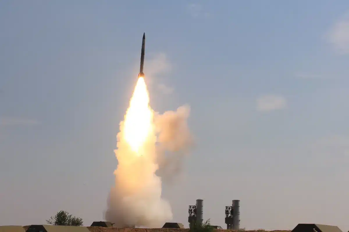 9 milliards de dollars, 730 missiles : l’accord militaire USA–Arabie saoudite qui fait débat