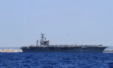 Après 8 mois déployé, l’USS Gerald R. Ford face à une décision explosive