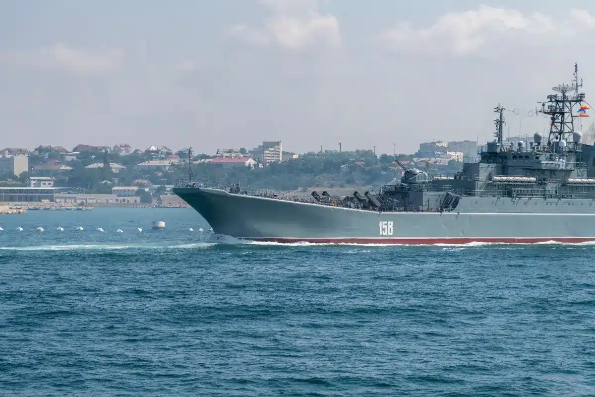 Présence russe inquiétante : la Marine déclenche ses alarmes après une intrusion venue de Galice