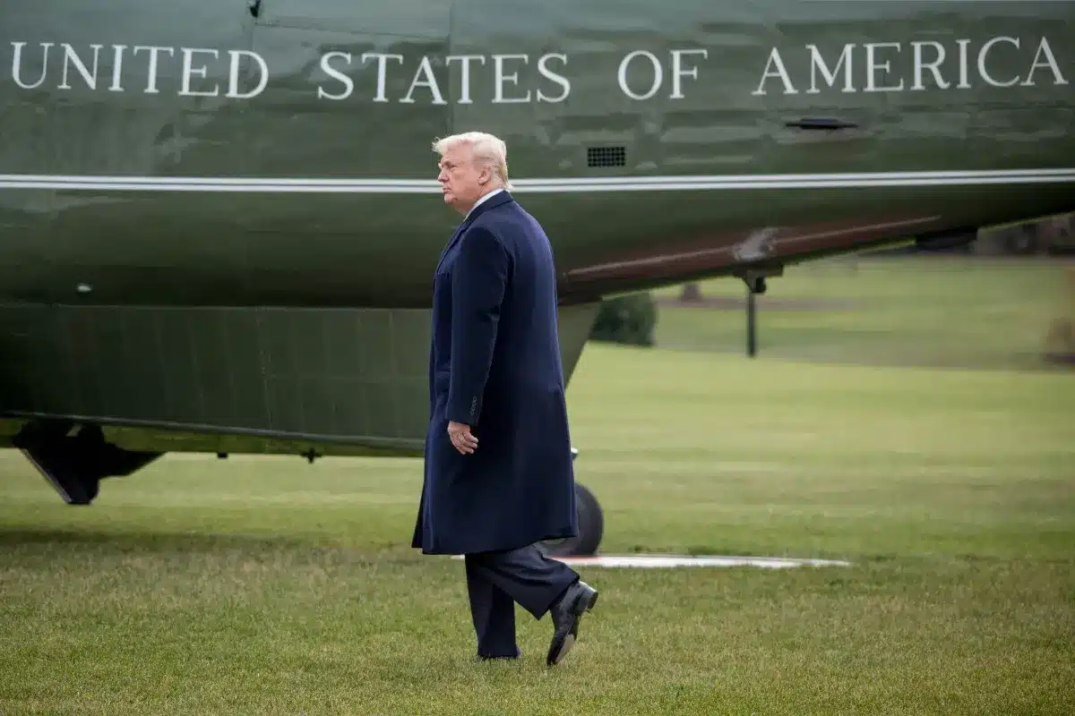 Trump menace de détruire les centrales électriques iraniennes, Téhéran répond en 24 heures : la suite surprend les diplomates