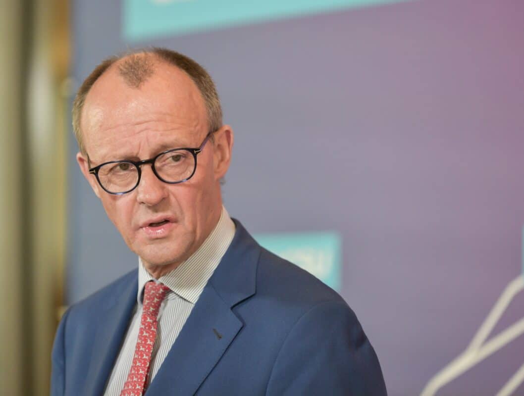Friedrich Merz fustige Viktor Orban pour le blocage du prêt européen