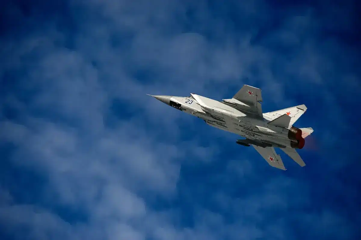 MiG-31 et Kinzhal : patrouilles au‑dessus de la mer du Japon