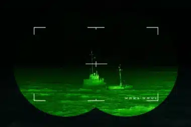 Au large des côtes britanniques, un bâtiment militaire stoppe une attaque de drones