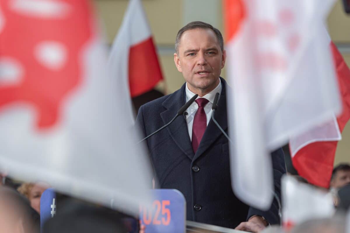 Safe : pourquoi le président polonais oppose son veto au programme européen