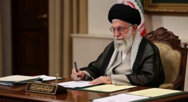 iran-funerailles-ali-khamenei-guide-supreme