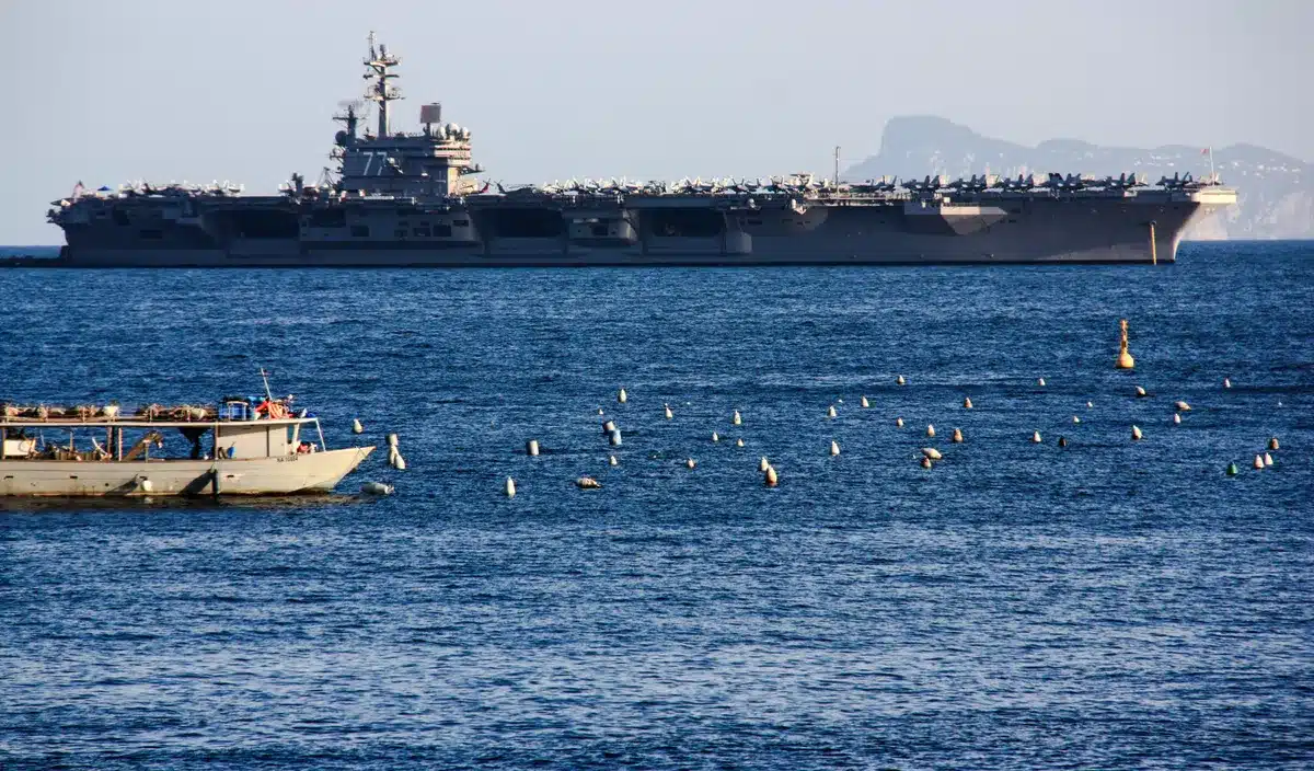 Après des exercices sous haute pression, l’USS George H. W. Bush rentre à Norfolk