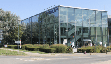 Porté par la Défense, Thales affiche un début d’année solide avec des commandes en forte hausse. Analyse d’une croissance soutenue par les tensions géopolitiques. Wikipedia