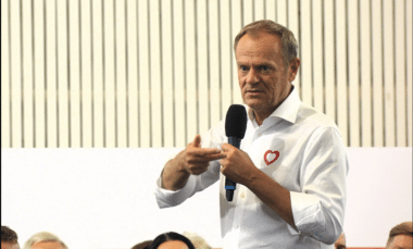 Face aux tensions en Europe de l’Est, la Pologne mise sur les drones pour renforcer sa Défense et coopère avec l’Ukraine afin de bâtir une capacité militaire moderne et dissuasive. Wikipedia