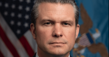 Auditionné au Congrès, Pete Hegseth défend le coût de la guerre en Iran estimé à 25 milliards de dollars, face aux critiques sur la stratégie et le budget de la Défense américaine. Wikipedia