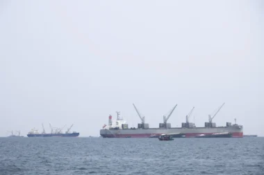 Comme des fantômes : dans le détroit d'Ormuz, les équipages iraniens racontent comment ils contournent le blocus américain