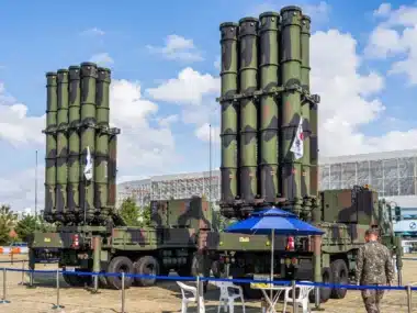 « Un taux de réussite de 96 % » : ce système antimissile sud-coréen que personne ne surveillait vient de surclasser ses rivaux américains aux Émirats