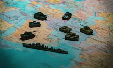 Guerre au Moyen-Orient : une facture économique record en un mois